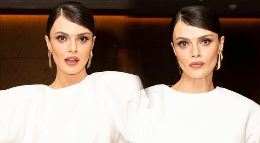 Uzak Şehirin Alyası ödüllere doyamıyor Sinem Ünsal geceye güzelliğiyle damga vurdu