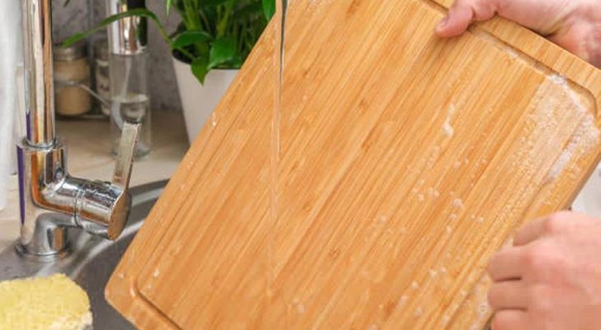 Bulaşık makinesi hatasına düşmeyin İşte kesme tahtaları temizlemenin en doğru yolu