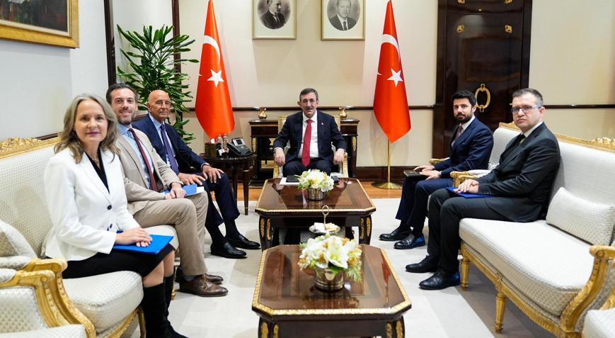 Cumhurbaşkanı Yardımcısı Yılmaz, ABD Büyükelçisi Barrack’ı kabul etti