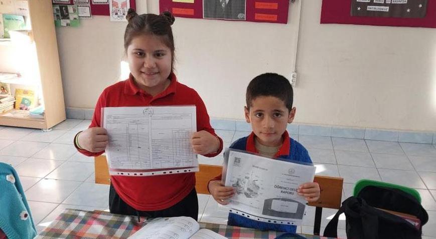 Bu okulun sadece 2 öğrencisi var Büyük karne heyecanı: Asker olacağım