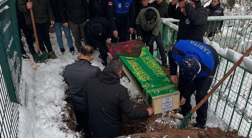 Küçük Damla hayatını kaybetti Cenazesine ailesi hariç herkes katıldı