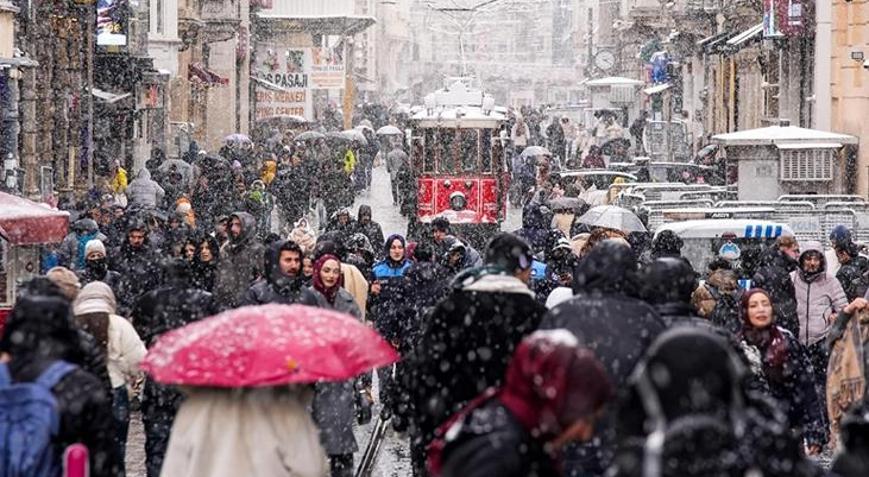 Son dakika... İstanbul Valiliğinden uyarı: Kar geliyor İşte yağışın başlayacağı saatler