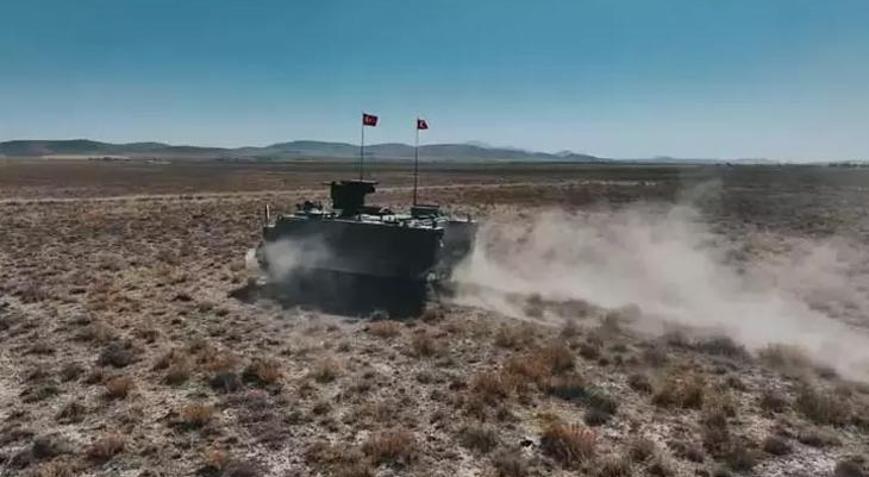 İlk elektrikli zırhlı personel taşıyıcısı teslim edildi