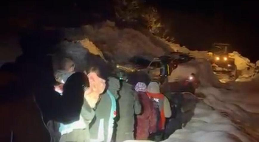 Tunceli’de mezrada rahatsızlanan 6,5 aylık hamile kadın kurtarıldı