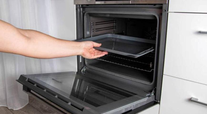 Fırındaki kötü kokulara yarım limon yöntemi Yağları yumuşatıyor havasını temizliyor