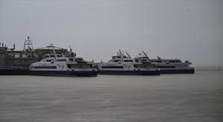 İzmirde arabalı vapur seferleri yeniden başladı