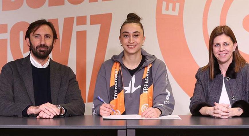 Eczacıbaşı, Elif Şahinin sözleşmesini uzattı