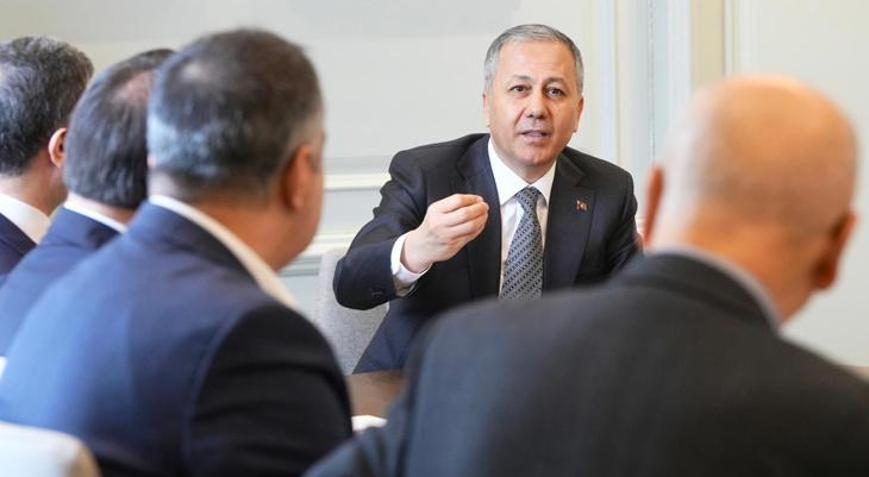 İçişleri Bakanı Yerlikaya, Ezidi toplumu temsilcilerini kabul etti