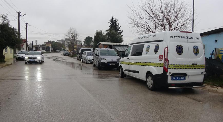 Antalyada müstakil evde şüpheli ölüm