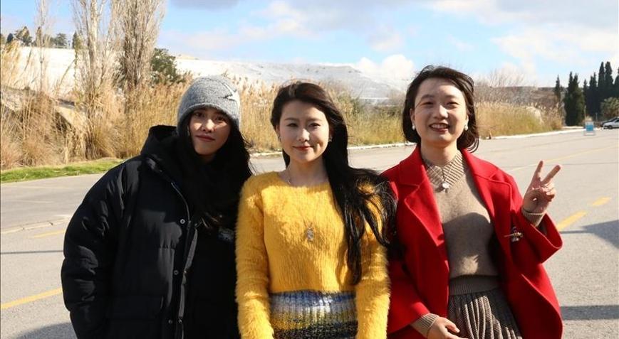 Çinli turistlerin gözdesi Pamukkalede vize muafiyeti memnuniyeti