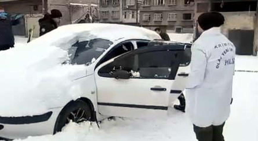 Alacak kavgası ölümle bitti Arkadaşını otomobilde vurdu