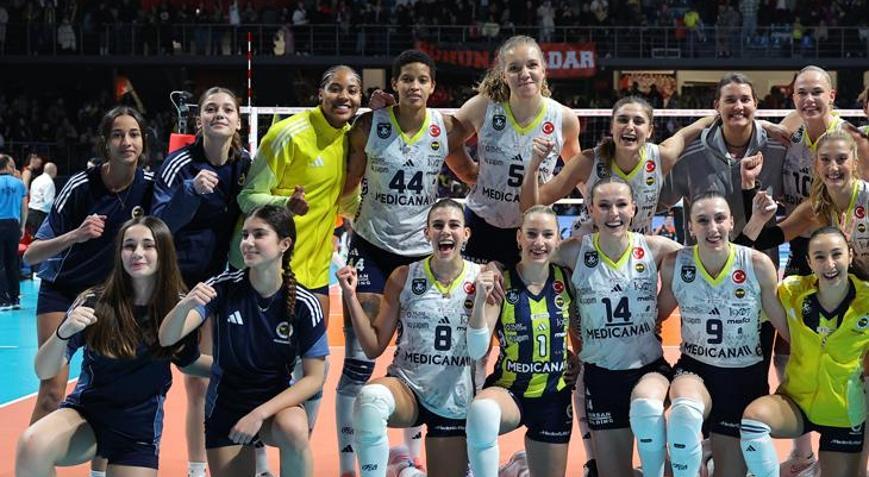 Sultanlar Liginde Fenerbahçe, Eczacıbaşını rahat geçti