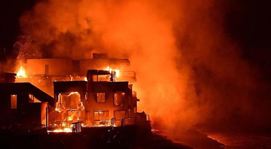 Avustralya alevler içinde 1100 kişiye acil tahliye emri verildi