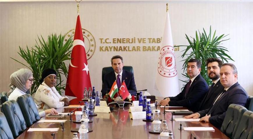 Bakan Bayraktar: Nijerin yer altı zenginliklerini ülkemizin teknik tecrübesiyle buluşturabiliriz