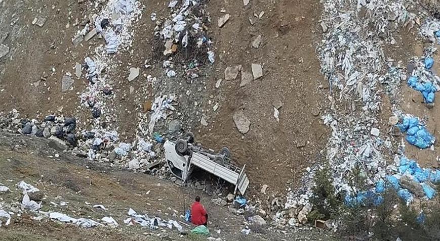 Karabükte feci kaza Kamyonet şarampole uçtu: 2 yaralı