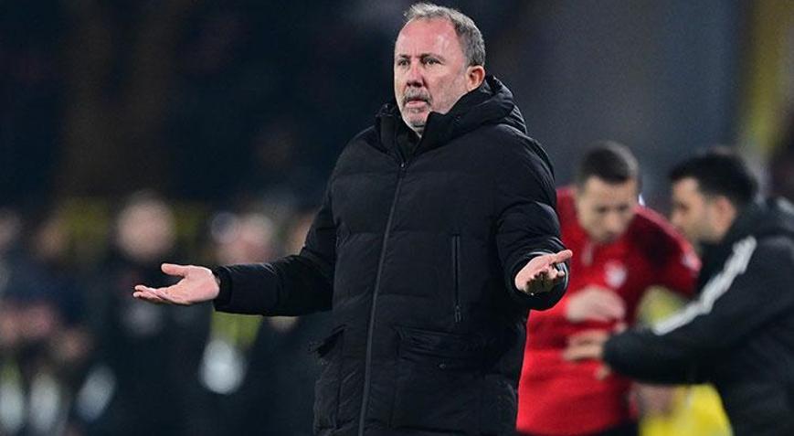 Beşiktaşta stoper, orta saha ve golcü ısrarı Sergen Yalçının talepleri belli oldu