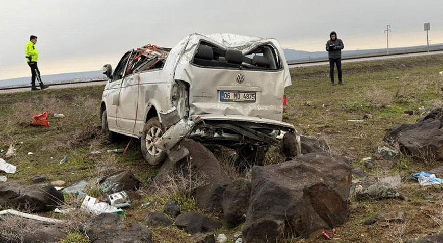 Şırnakta feci kaza Minibüs takla attı: Ölü ve yaralılar var