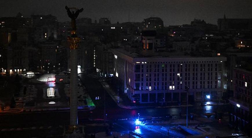 Ukraynanın kalbi karanlığa gömüldü Halk, metro istasyonlarına sığındı