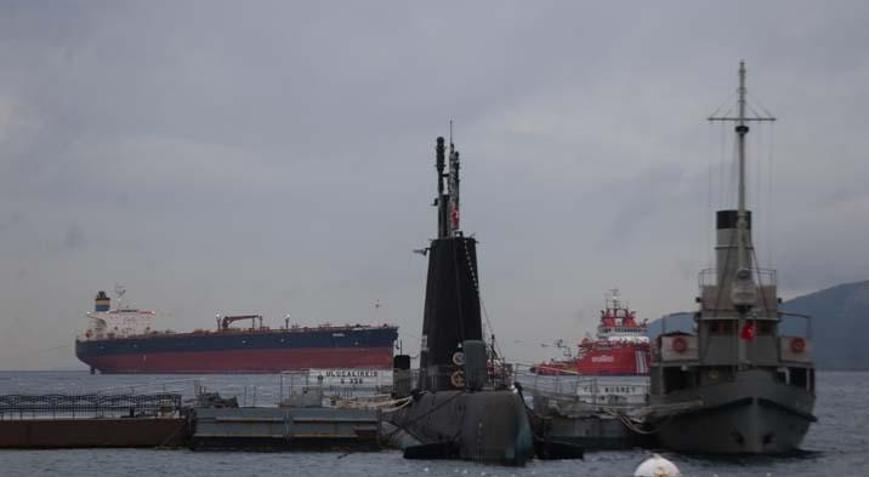 Günlerce karaya oturmuştu Dev ham petrol tankeri, Yalova’ya çekiliyor