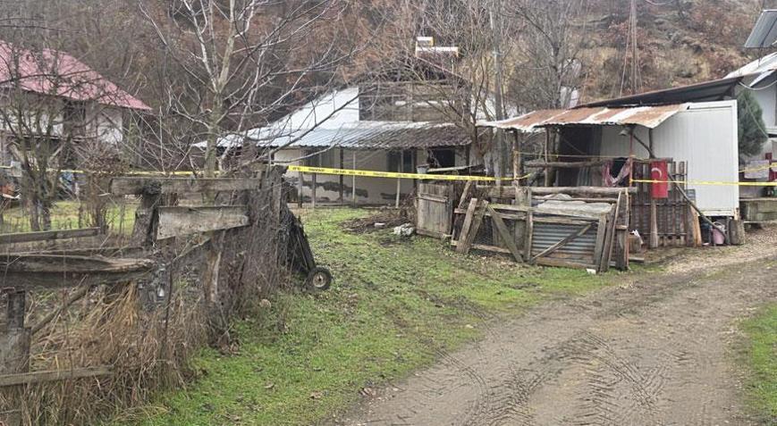 Boluda heyelan 3 ev boşaltıldı