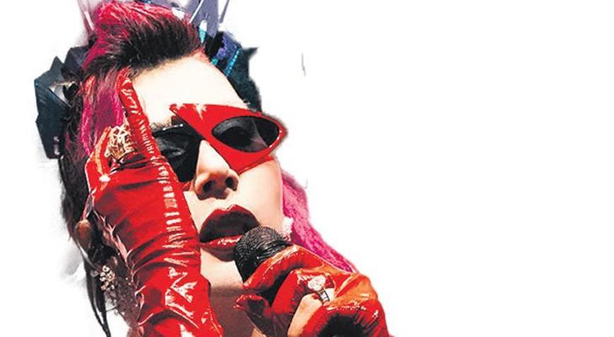 Telefonda Sezen mikrofonda 11 bin kişi