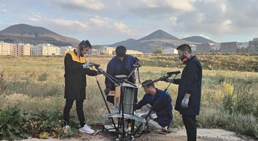 TEKNOFEST birincisi genç girişimciler Ankarada Aya iniş test aracı geliştiriyor