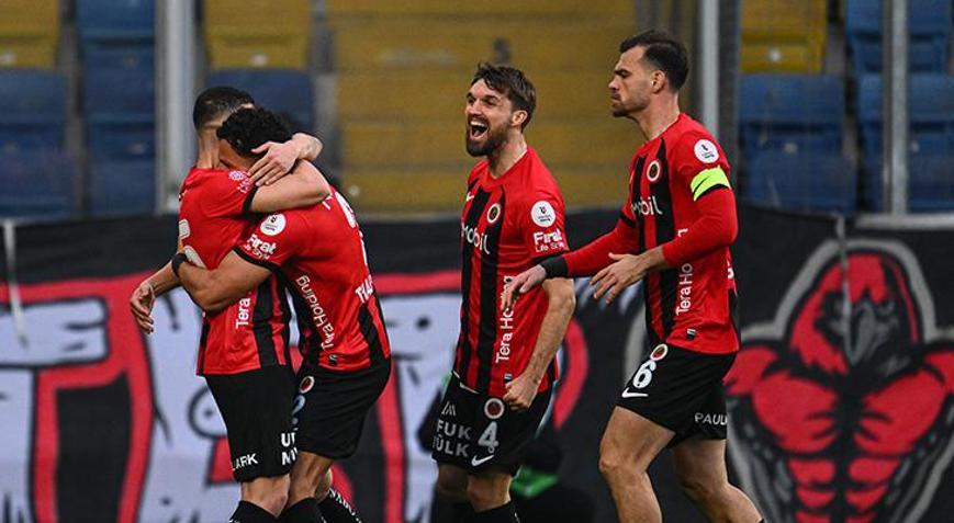 Gençlerbirliği evinde Gaziantep FKyı 2 golle geçti