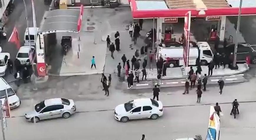 Şanlıurfada arazi kavgası Husumetli tarafların kavgasına komandolar müdahale etti: 11 yaralı