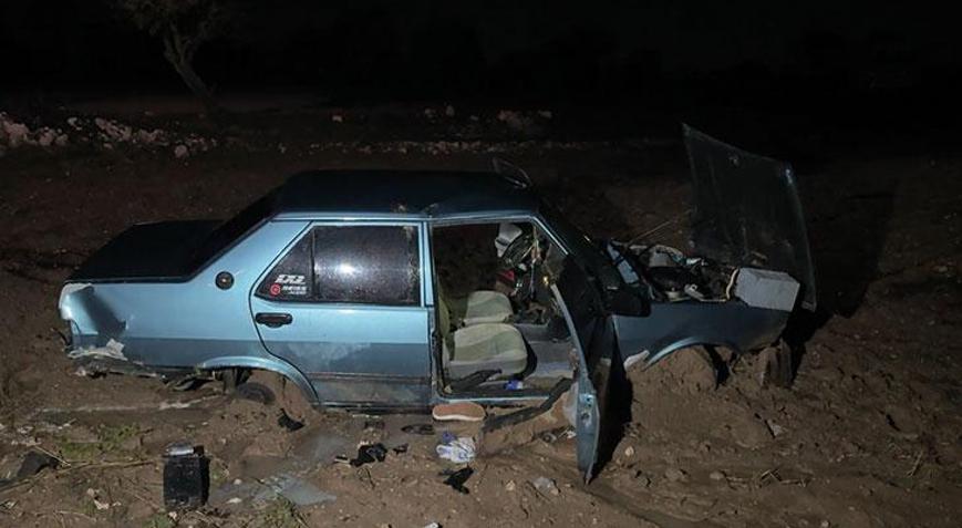 Uşakta iki otomobil çarpıştı, 5 kişi yaralandı