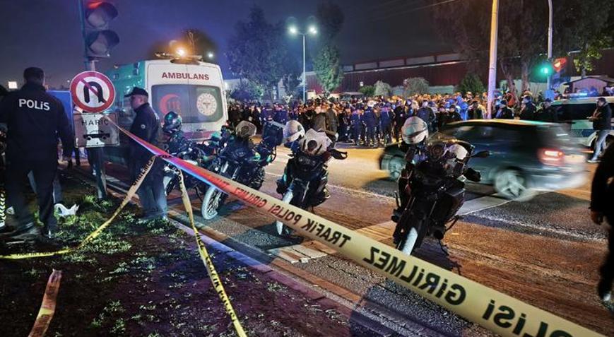 Mersin’de sollama faciası: Kontrolden çıkan cip vatandaşları ezdi