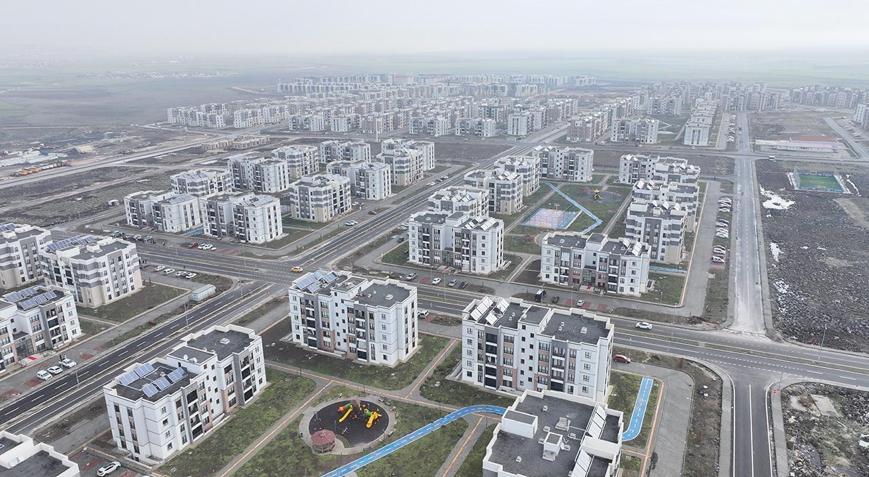 Depremzedeler TOKİ konutlarında güvenle oturuyor