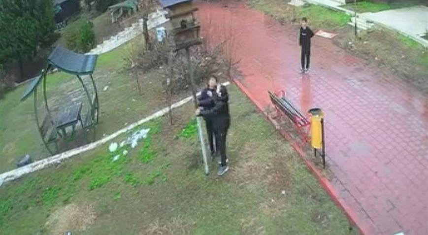 Adanada kuş yuvasını parçalayan çocuklara ev hapsi
