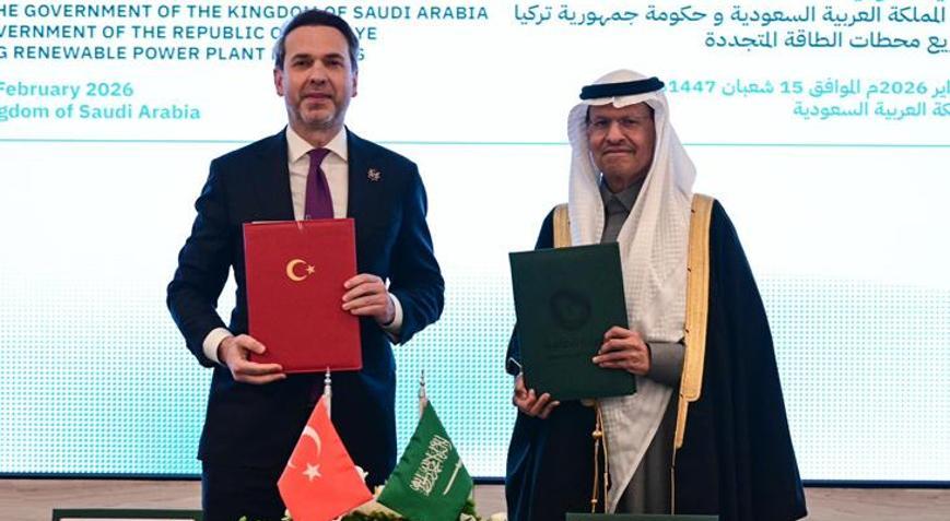 Bakan Bayraktar duyurdu Suudi Arabistanla 2 milyar dolarlık enerji yatırımı anlaşması