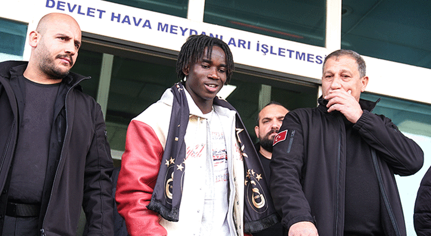 Galatasarayın yeni transferi Renato Nhaga İstanbulda İşte ödenecek bonservis