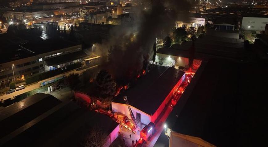 Bursada korkutan yangın Tekstil fabrikası alevlere teslim