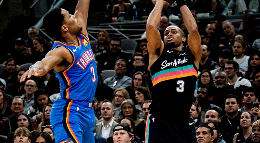 San Antonio Spurs, 4. kez son şampiyon yendi