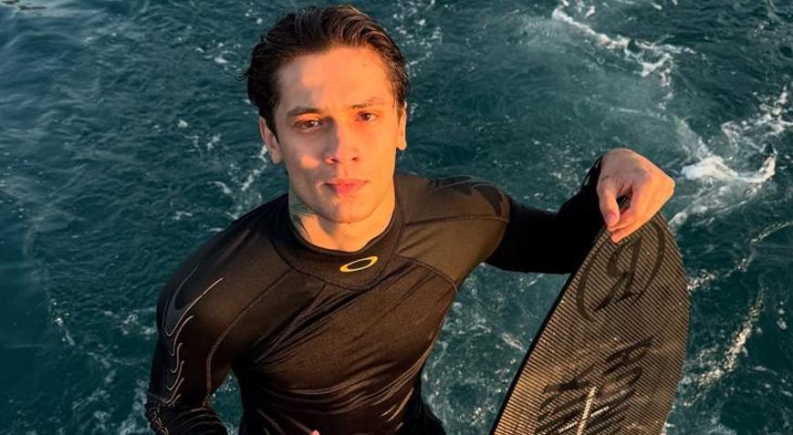 Çakaldan alkış toplayan hareket Konser gelirini depremzedelere bağışlayacak