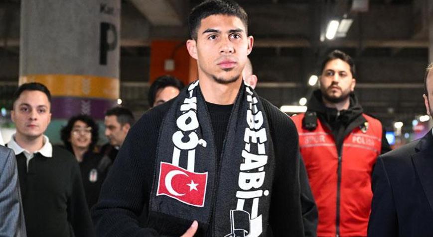 Beşiktaş transferi duyurdu Devis Vasquez İstanbula geldi