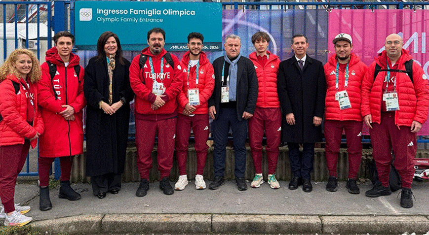 Bakan Bak, İtalyada Milli sporcuları ziyaret etti
