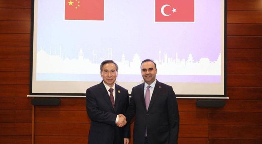 Bakan Kacır, Çin Uluslararası Ticareti Geliştirme Konseyi Başkanı Ren Hongbin ile bir araya geldi