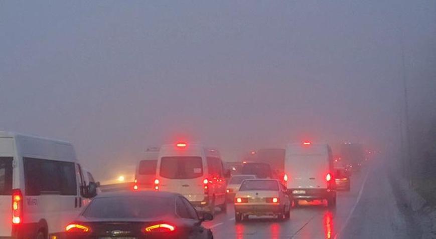 İstanbulda yağmur ve sis etkisi Trafik yoğunluğu yüzde 72ye kadar çıktı