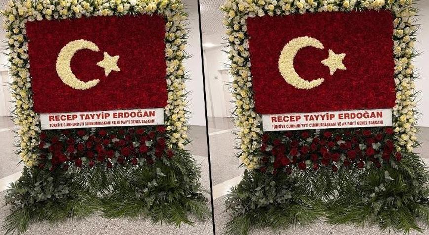 Cumhurbaşkanı Erdoğandan MHPnin 57. kuruluş yıl dönümü için Türk bayraklı kutlama çiçeği