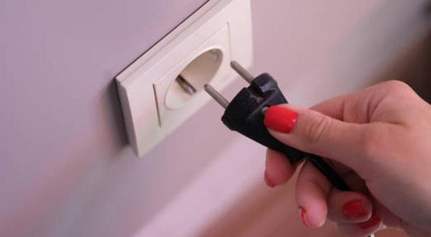 Herkesin evinde var ama kimse kapatmıyor: Uyurken sizi tehlikeye atan 5 cihaz