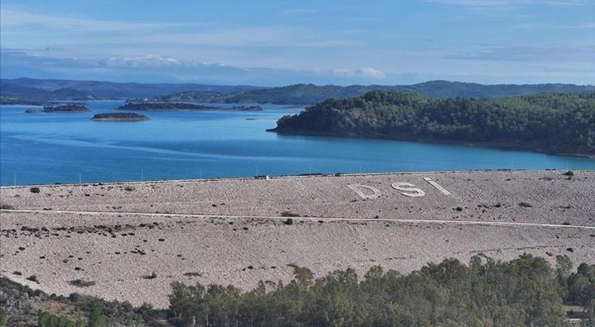 Adanada mevsim yağışlarıyla su seviyesi artan barajlar çiftçiye umut oldu