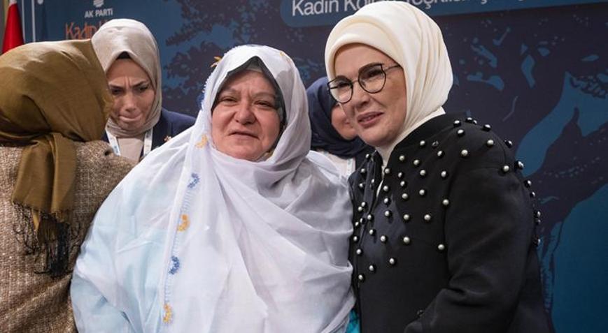 Emine Erdoğan: Hala mücadele etmemiz, aşmamız gereken bir ön yargı bariyeri var