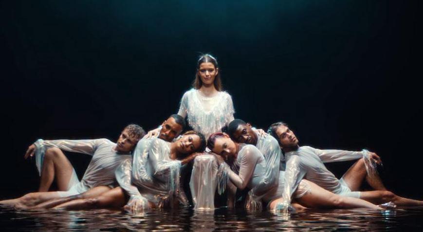 Beren Saat’ten sürpriz hamle: İlk şarkısı CapitaliZoo yayında