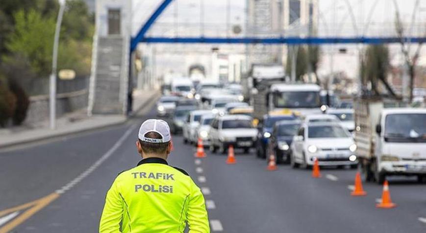 Trafikte yeni dönem yasalaştı: Drift atana 140 bin TL, kış lastiği takmayana 6 bin TL ceza