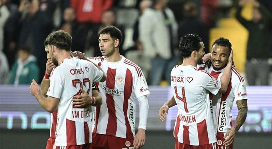 Süper Ligde Antalyaspor, Samsunsporu 3 golle geçti