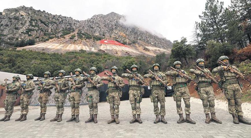 Eğirdir’deki Dağ Komando Okulu, kapılarını Milliyet’e açtı: Sivri Dağı yiğitleri Eğirdir’deki Dağ Komando Okulu, kapılarını Milliyet’e açtı: Sivri Dağı yiğitleri