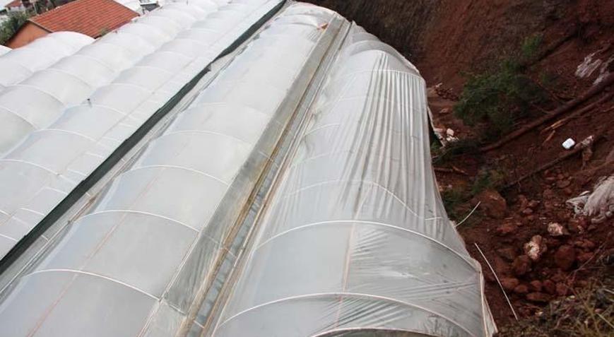 Kumluca’da afet bitmiyor Sel ve hortumun ardından şimdi de heyelan